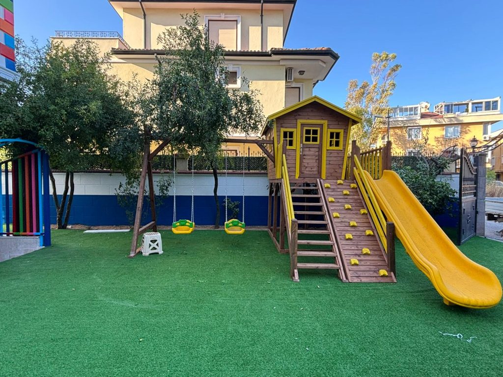 Ahşap Çocuk Oyun Evi ZM 04 - görünüm 3